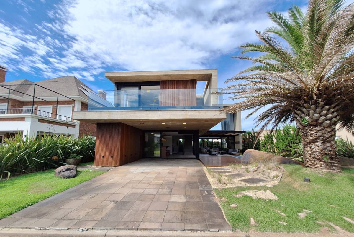 Casa em Condomínio 5 dormitórios para venda, Xangri-lá em Xangri-Lá | Ref.: 1541